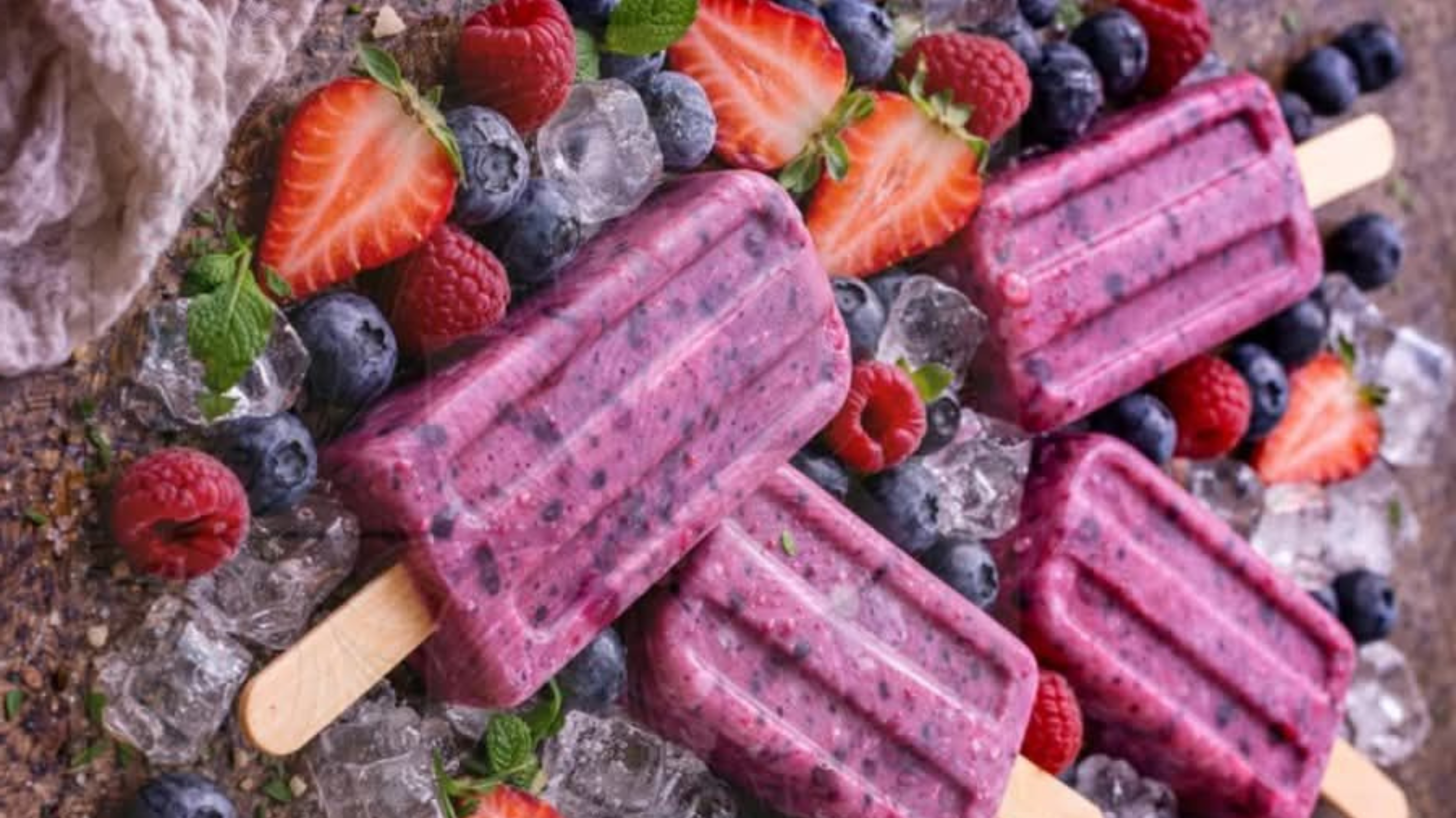 MIXED BERRY YOGURT LOLLIES . NO SUGAR
